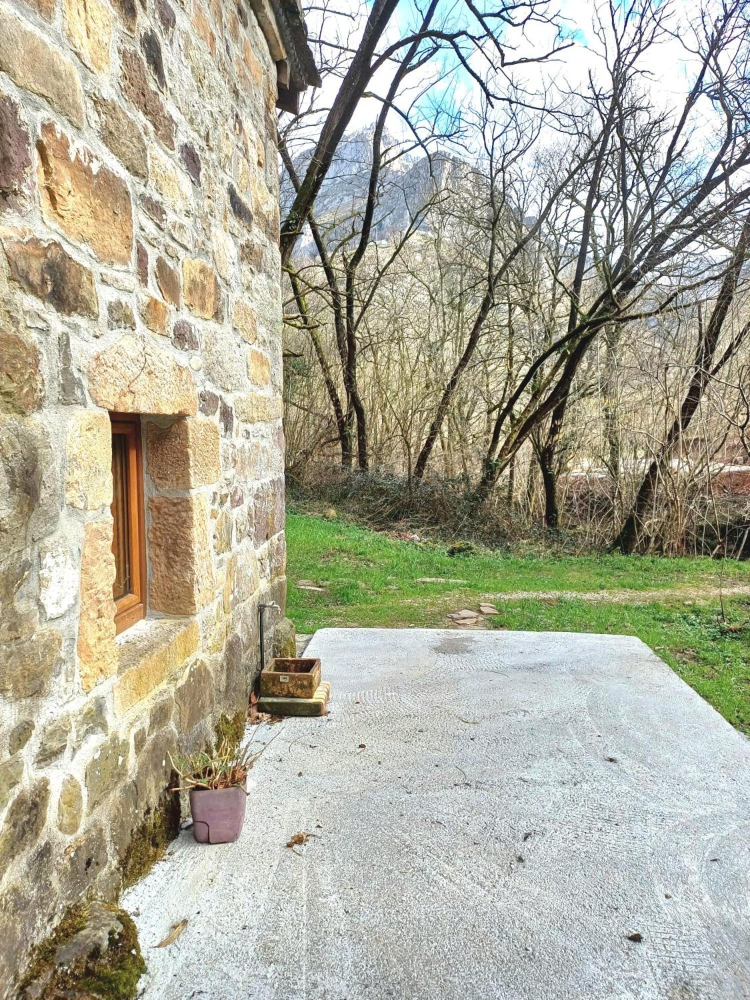 La Cabana Del Rio San Roque de Ríomiera Extérieur photo